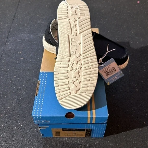 Hey Dude youth black slip ons New - Picture 2 of 5